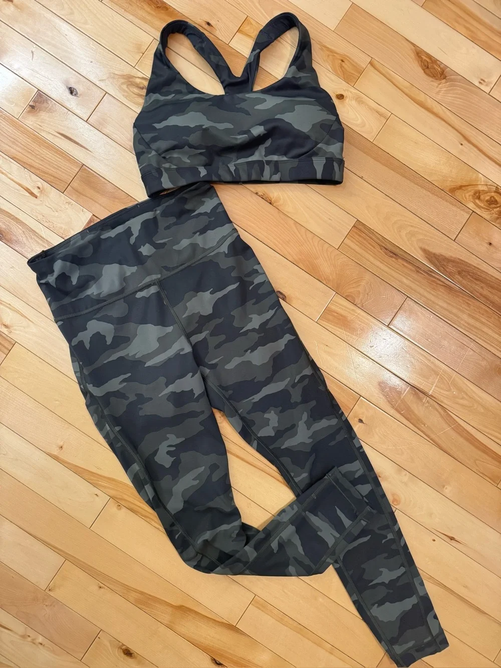 EEUC Athleta green camo set size small - Picture 1 of 5